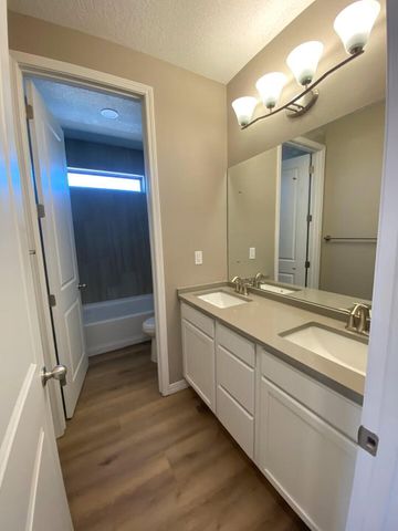 1616 Valle De Colores Street NW, Los Lunas, NM 87031