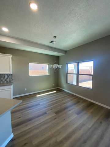 1616 Valle De Colores Street NW, Los Lunas, NM 87031
