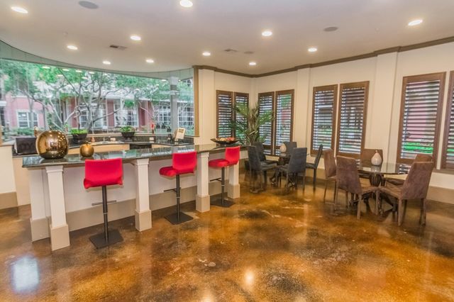 2400 Mccue Road 360, Houston, TX 77056
