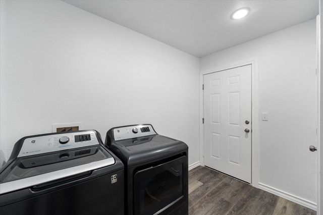 2004 W 2nd Avenue, Corsicana, TX 75110