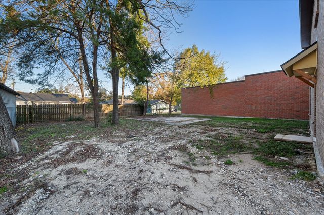 2004 W 2nd Avenue, Corsicana, TX 75110