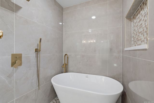 106 IRVINGTON DR, San Antonio, TX 78209