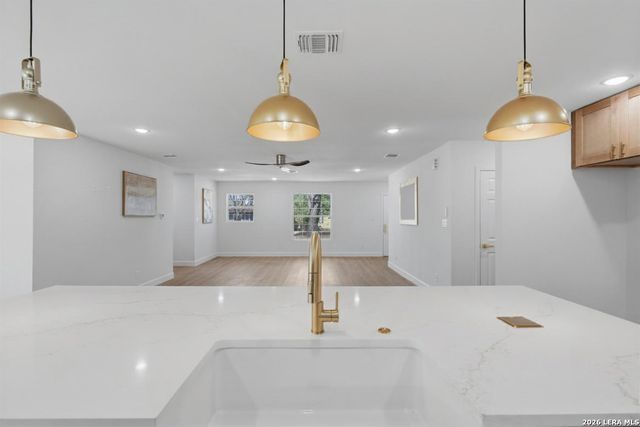 106 IRVINGTON DR, San Antonio, TX 78209