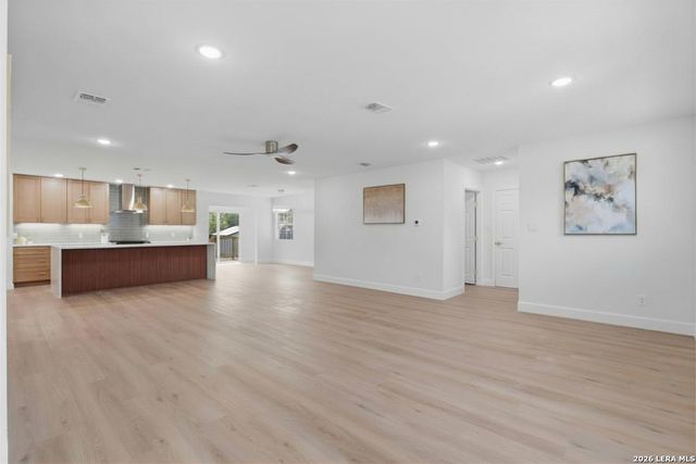 106 IRVINGTON DR, San Antonio, TX 78209