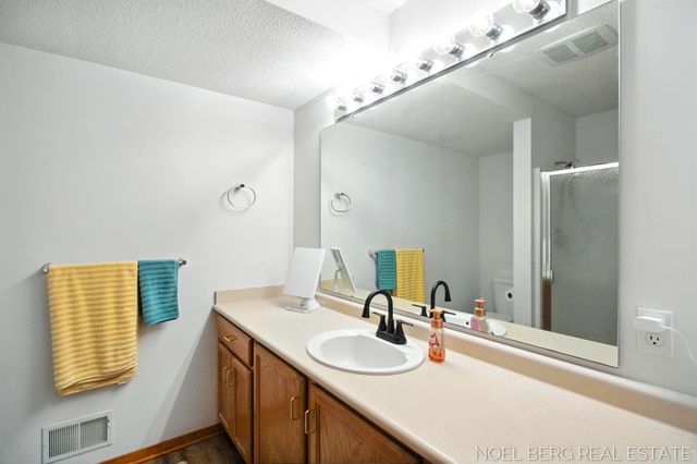 529 Tournament Circle, Muskegon, MI 49444