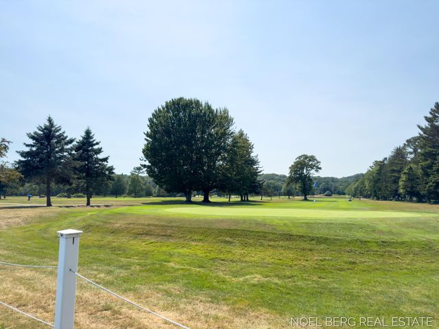 529 Tournament Circle, Muskegon, MI 49444