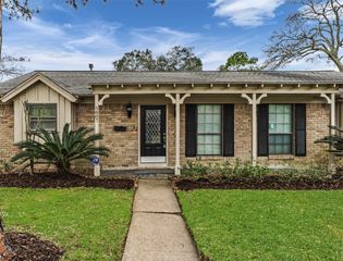 5807 Burlinghall Drive, Houston, TX 77035