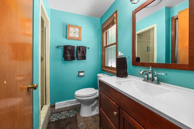 733 N Lapham STREET, Oconomowoc, WI 53066