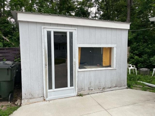 733 N Lapham STREET, Oconomowoc, WI 53066
