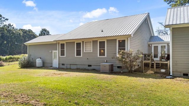 1208 Peach Orchard Road, Four Oaks, NC 27524