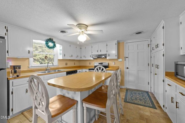 1208 Peach Orchard Road, Four Oaks, NC 27524