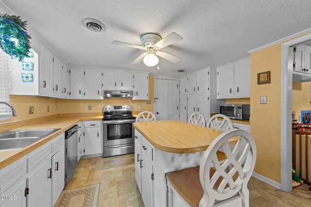 1208 Peach Orchard Road, Four Oaks, NC 27524