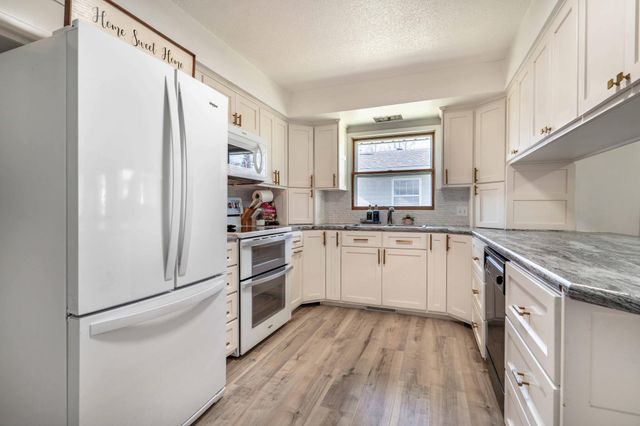 1034 Randolph Avenue, Fergus Falls, MN 56537