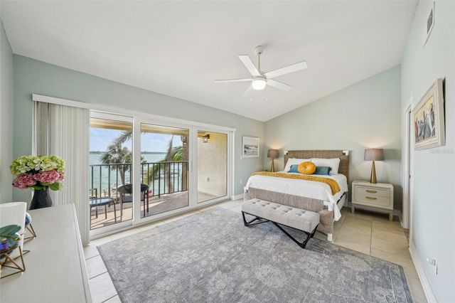 7520 SUNSHINE SKYWAY LANE S T18, St Petersburg, FL 33711