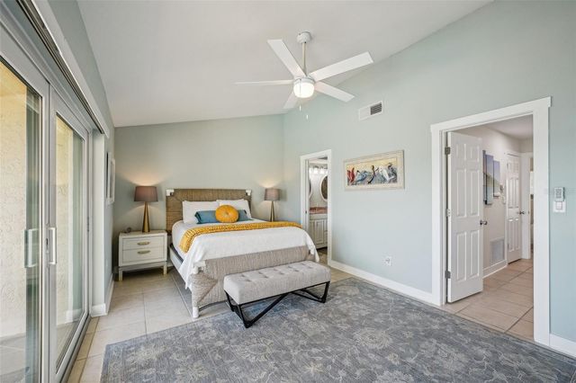 7520 SUNSHINE SKYWAY LANE S T18, St Petersburg, FL 33711