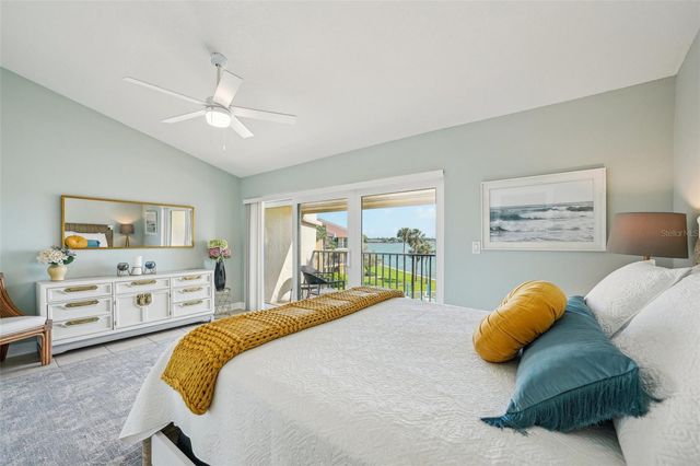 7520 SUNSHINE SKYWAY LANE S T18, St Petersburg, FL 33711