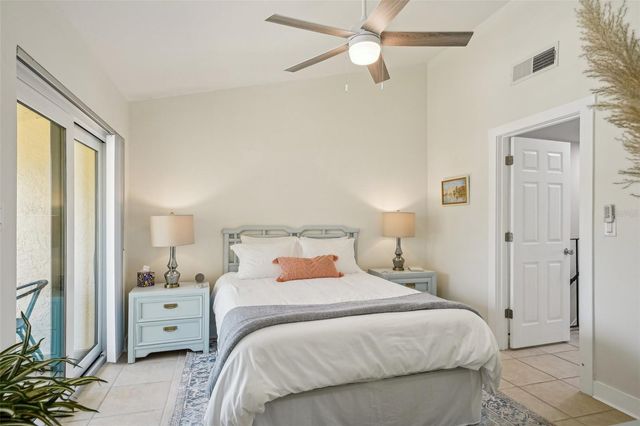 7520 SUNSHINE SKYWAY LANE S T18, St Petersburg, FL 33711