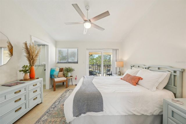 7520 SUNSHINE SKYWAY LANE S T18, St Petersburg, FL 33711