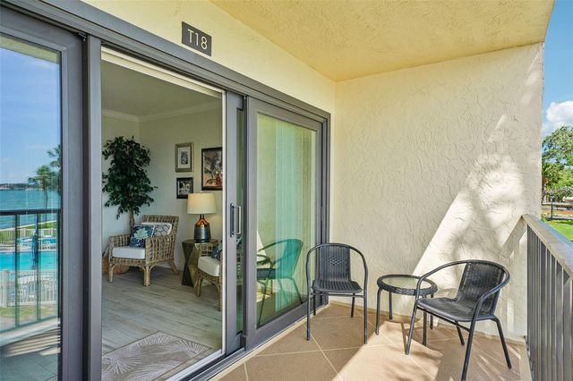 7520 SUNSHINE SKYWAY LANE S T18, St Petersburg, FL 33711