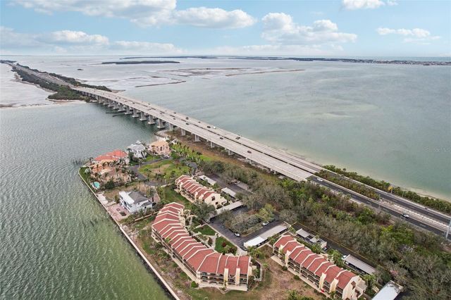 7520 SUNSHINE SKYWAY LANE S T18, St Petersburg, FL 33711