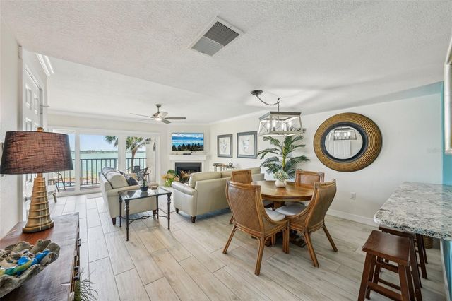 7520 SUNSHINE SKYWAY LANE S T18, St Petersburg, FL 33711