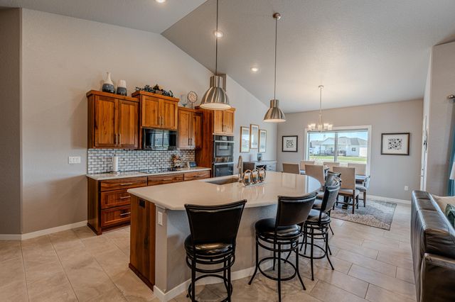 5594 43rd Street S, Fargo, ND 58104