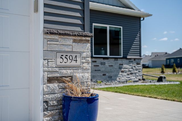 5594 43rd Street S, Fargo, ND 58104