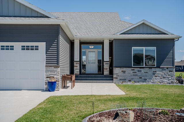 5594 43rd Street S, Fargo, ND 58104