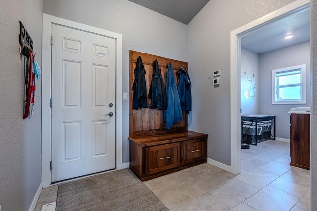 5594 43rd Street S, Fargo, ND 58104