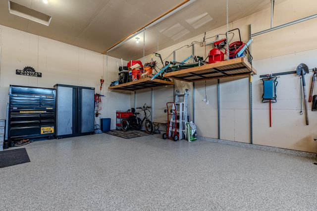 5594 43rd Street S, Fargo, ND 58104