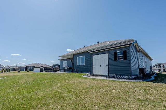 5594 43rd Street S, Fargo, ND 58104