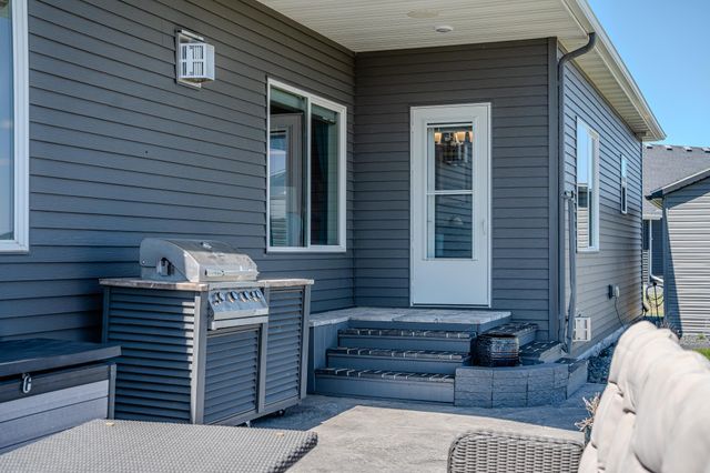 5594 43rd Street S, Fargo, ND 58104