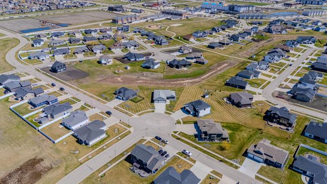 5594 43rd Street S, Fargo, ND 58104