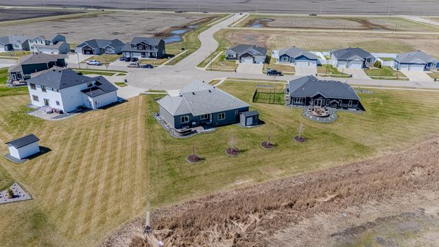 5594 43rd Street S, Fargo, ND 58104