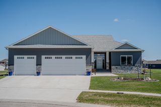 5594 43rd Street S, Fargo, ND 58104
