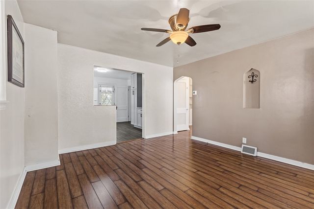 3909 Inland Avenue, West Mifflin, PA 15122