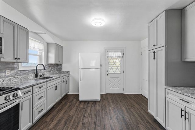 3909 Inland Avenue, West Mifflin, PA 15122