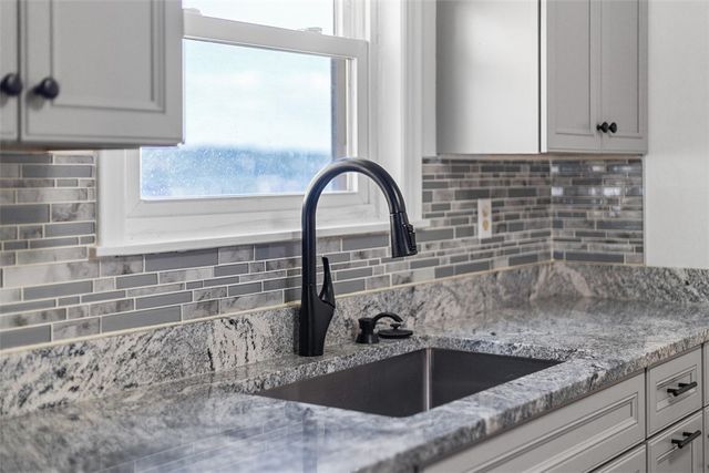 3909 Inland Avenue, West Mifflin, PA 15122