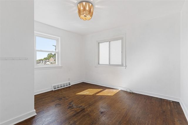 3909 Inland Avenue, West Mifflin, PA 15122