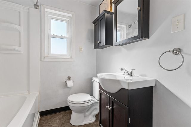 3909 Inland Avenue, West Mifflin, PA 15122