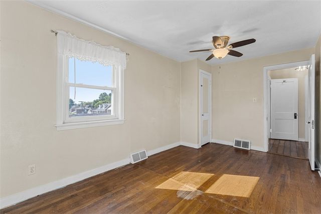 3909 Inland Avenue, West Mifflin, PA 15122