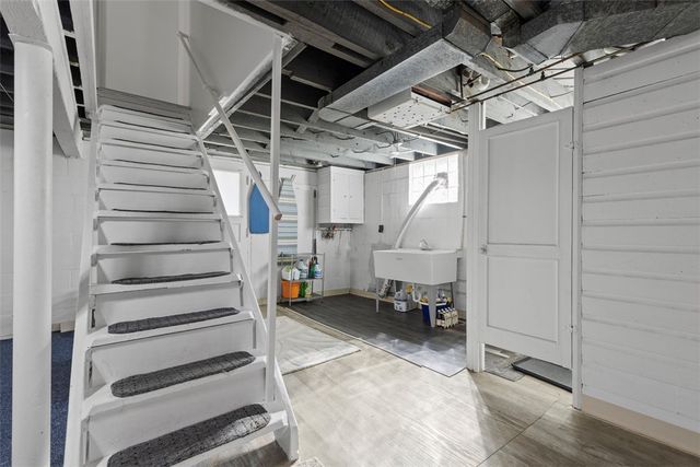 3909 Inland Avenue, West Mifflin, PA 15122