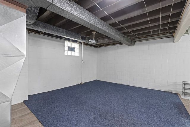 3909 Inland Avenue, West Mifflin, PA 15122