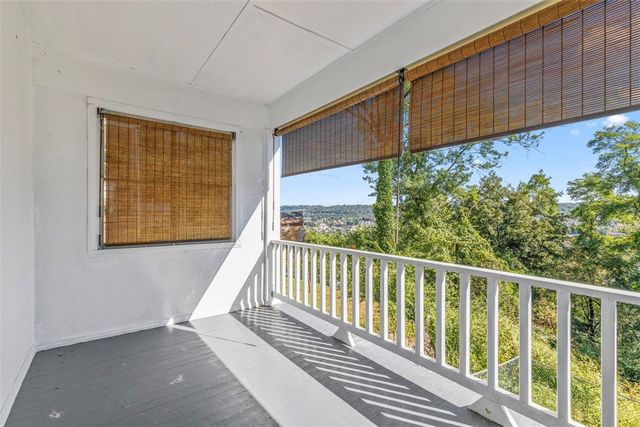 3909 Inland Avenue, West Mifflin, PA 15122