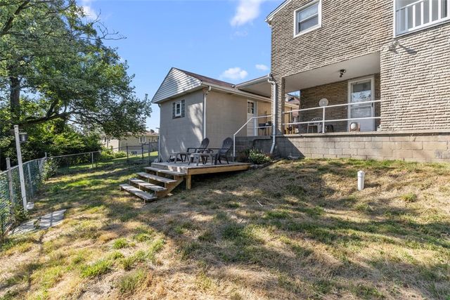 3909 Inland Avenue, West Mifflin, PA 15122