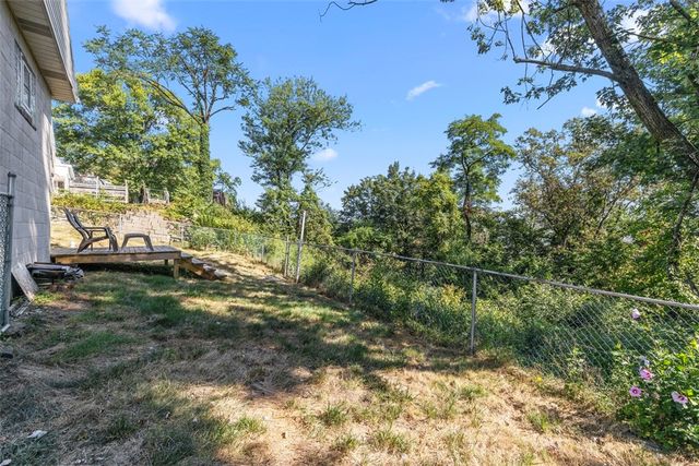 3909 Inland Avenue, West Mifflin, PA 15122