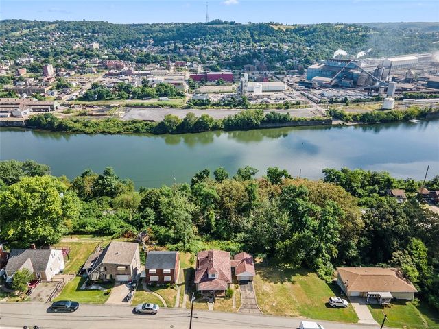 3909 Inland Avenue, West Mifflin, PA 15122