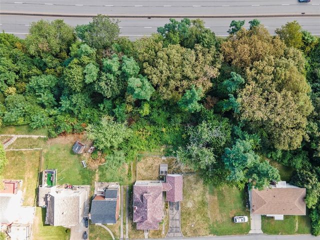 3909 Inland Avenue, West Mifflin, PA 15122