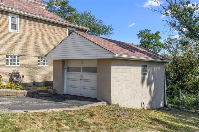 3909 Inland Avenue, West Mifflin, PA 15122