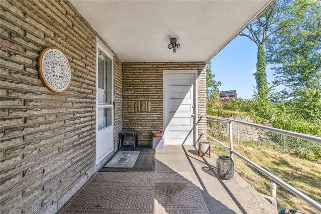 3909 Inland Avenue, West Mifflin, PA 15122